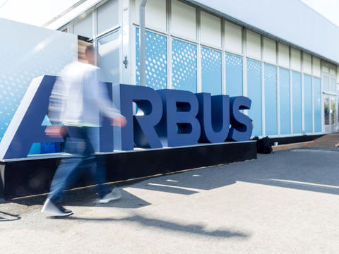Airbus logo ambiance site entrance