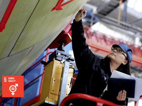 Liu-Tong-airbus-female-employee-china