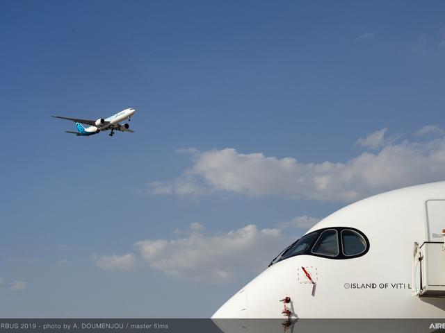 DAS19-Day01-A330neo-Fliying-display-02