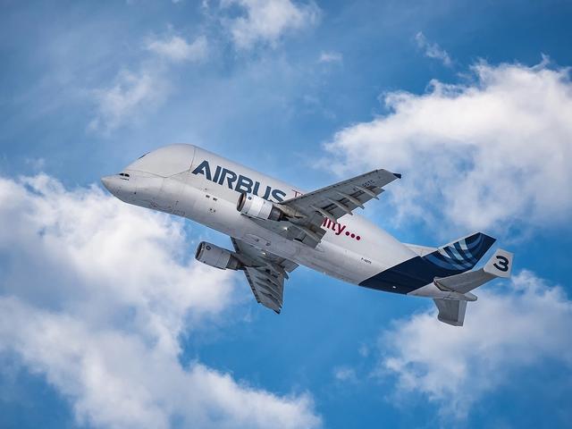 Beluga_Transport_in_the_Air