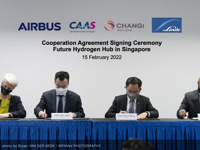 Airbus signs agreement to study hydrogen hub in Singapore - Signing
