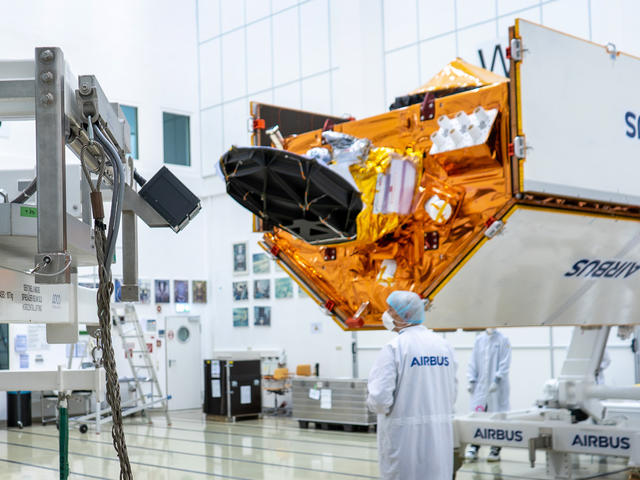 Sentinel-6B satellite in the test centre in Ottobrunn – Copyright Airbus-Sandra-Walther-2022