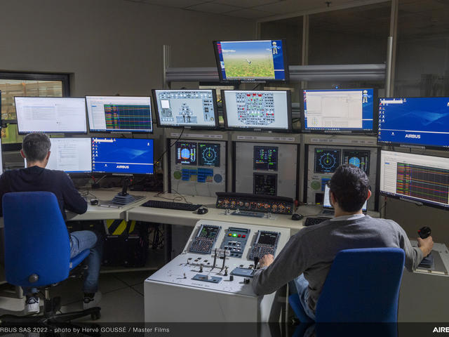 A321XLR Controller & Guidance Integration Bench_view 2