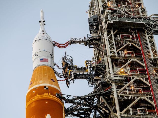 Artemis I pre launch SLS stack