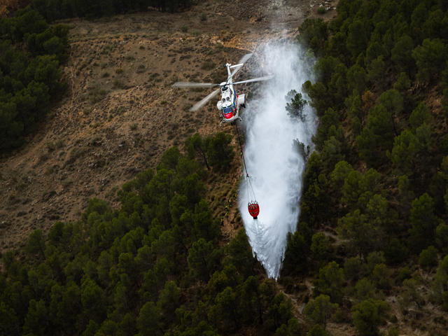 Airbus Super Puma in firefighting mode