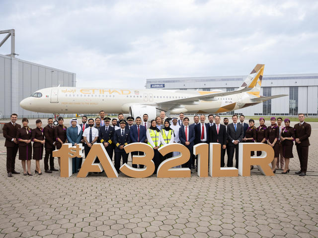 Etihad Airways Delivery single-aisle Airbus A321LR 