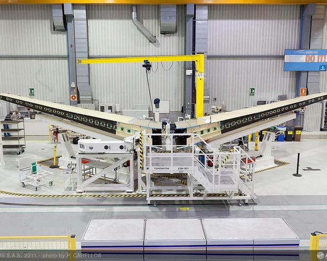 A350_XWB_horizontal_tailplane_assembly A350_XWB_horizontal_tailplane_assembly