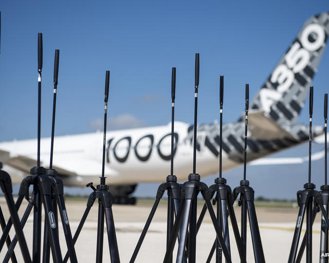 A350-1000 A350-1000