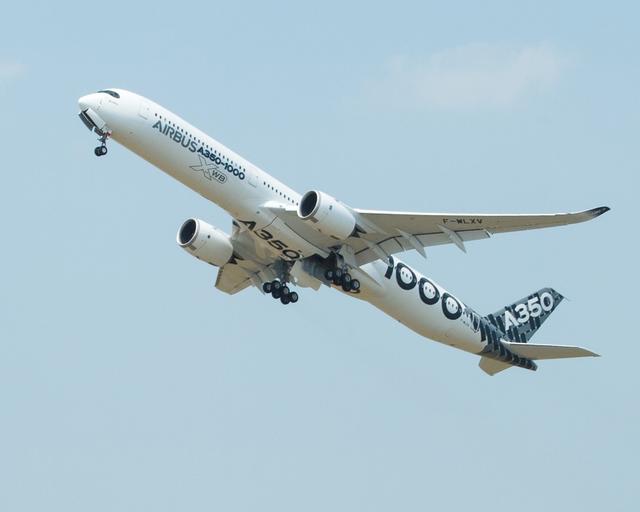 A350-1000 airbus taking off A350-1000 airbus taking off
