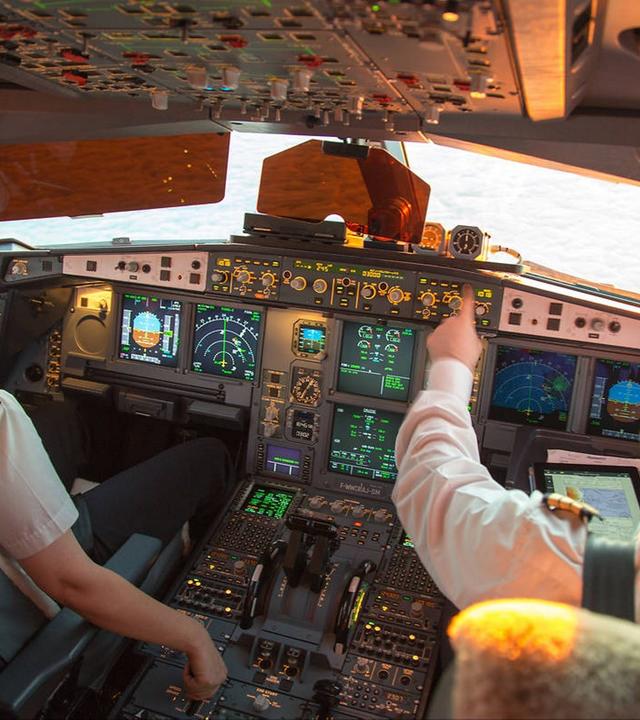 Pilots-in-the-cockpit-of-A330-Qatar