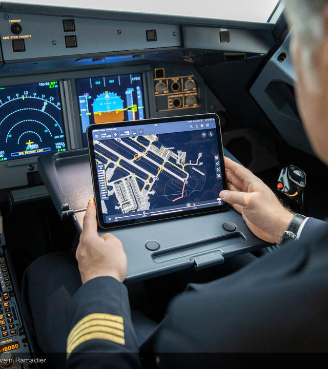 This former start-up is now an Airbus subsidiary designing airline operations software. NavBlue provides solutions for flight planning, aircraft performance, aeronautical charts, crew planning, electronic flight bag and navigational data.