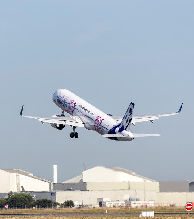A321XLR take off