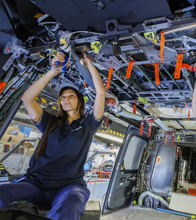 Ajusteur assembleur de structure d’aeronefs