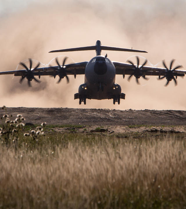 A400M unpaved runway test