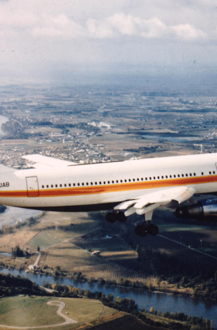 A300B in flight