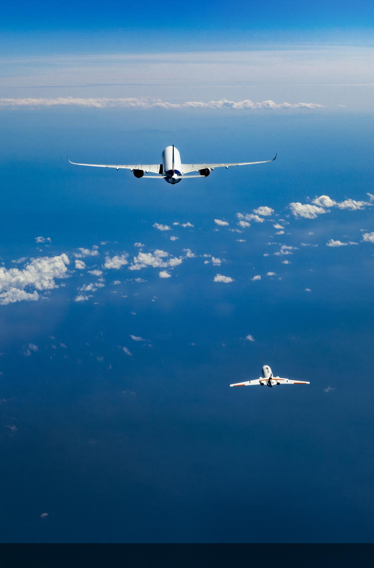 The aerial dance of DLR’s Falcon 20E and #A350 operating on 100% SAF