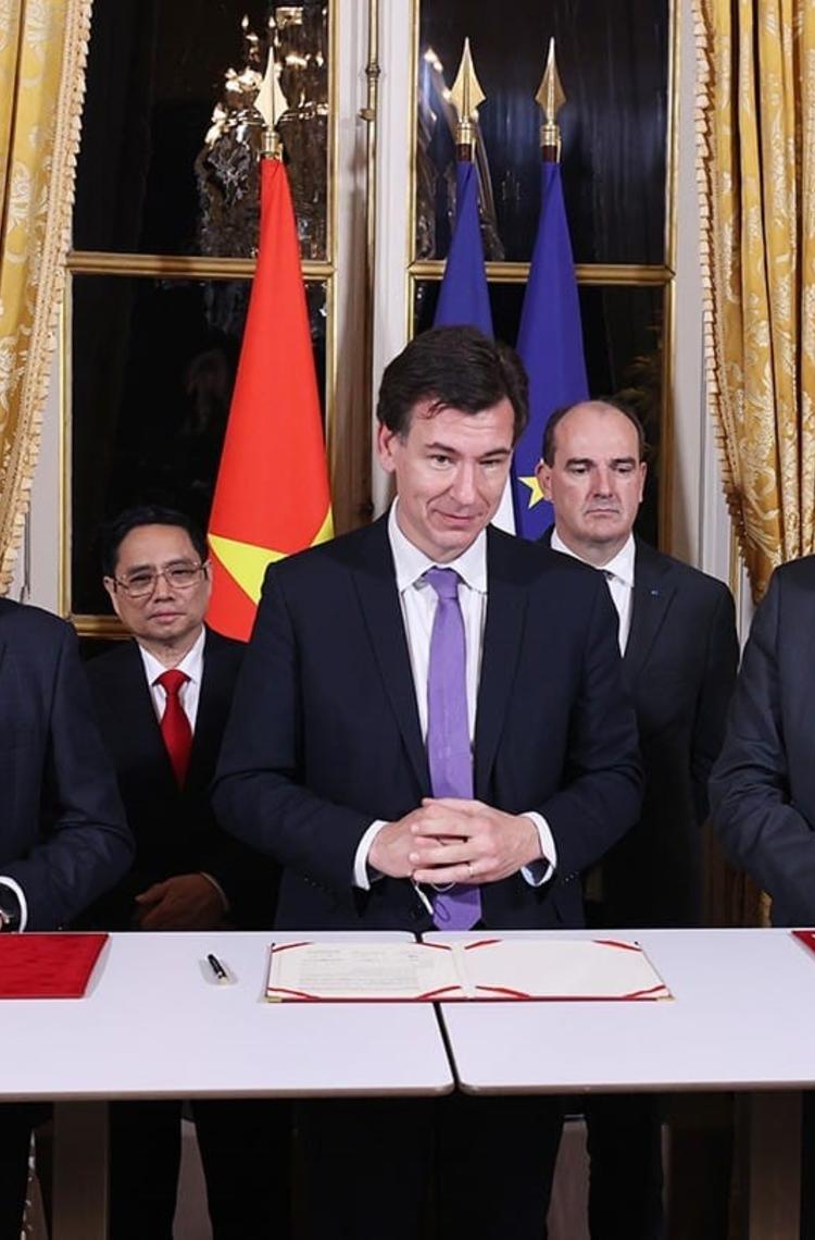 Signature Ceremony