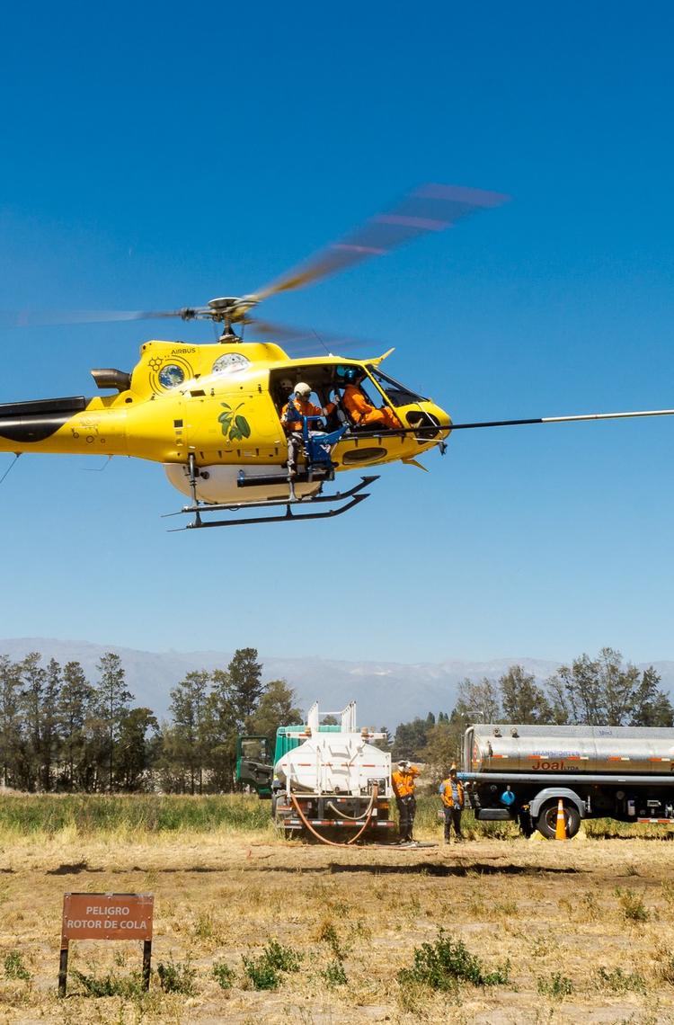 Operación Lavado de Aisladores 2.jpg