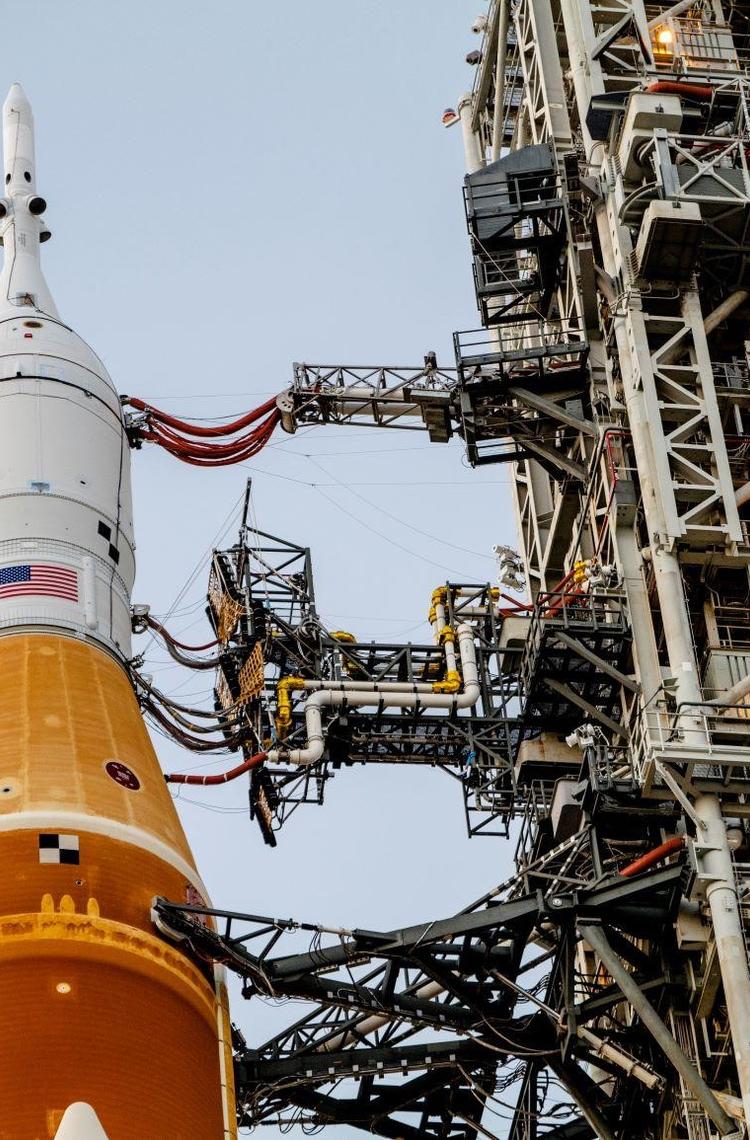 Artemis I pre launch SLS stack