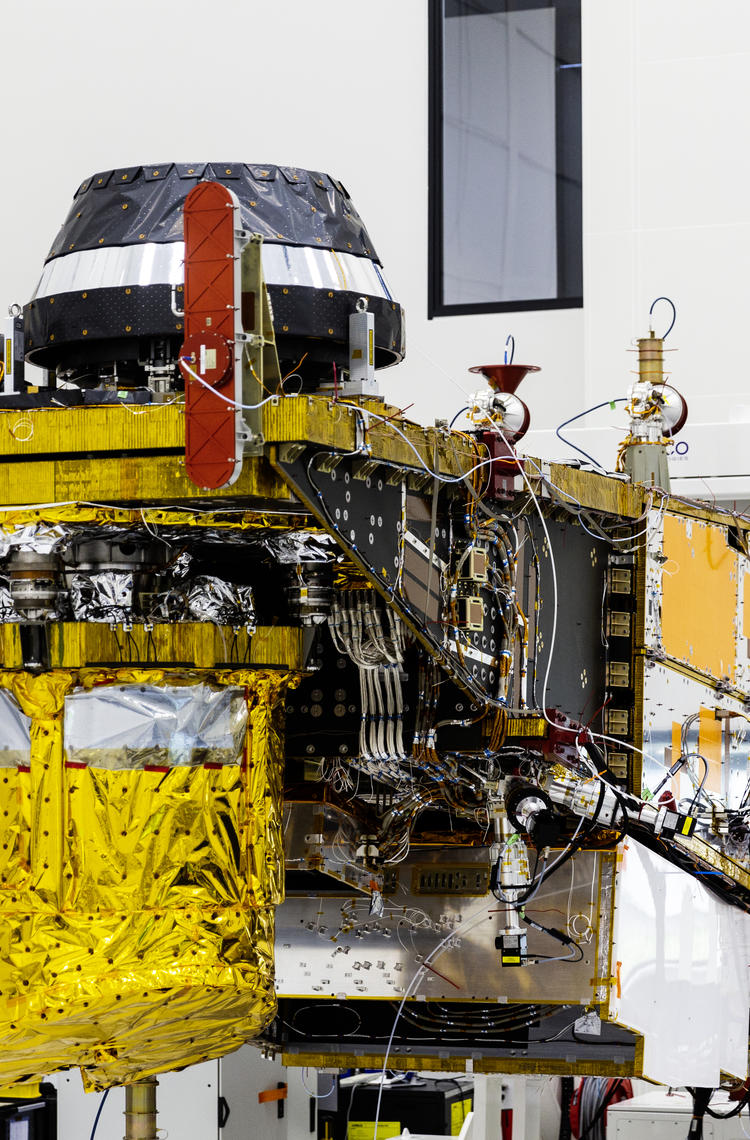Picture-highres: Friedrichshafen-MetOp-SG-B-and-ICI
