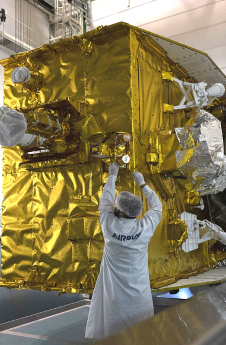 Airbus built Badr-8 for Arabsat has been successfully launched - Copyright Airbus airbus-built-badr-8-satellite-for-arabsat-has-been-successfully-launched-copyright-airbus