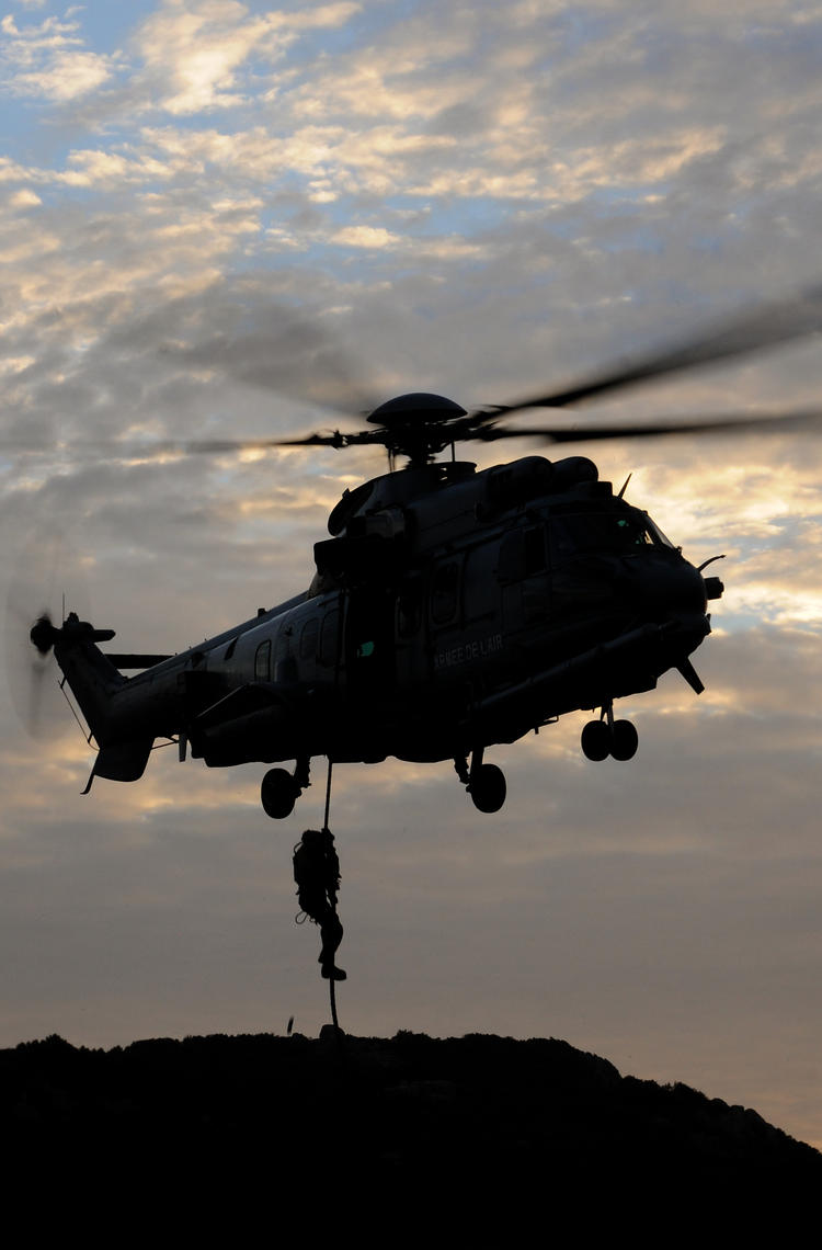 Rappelling from an H225M