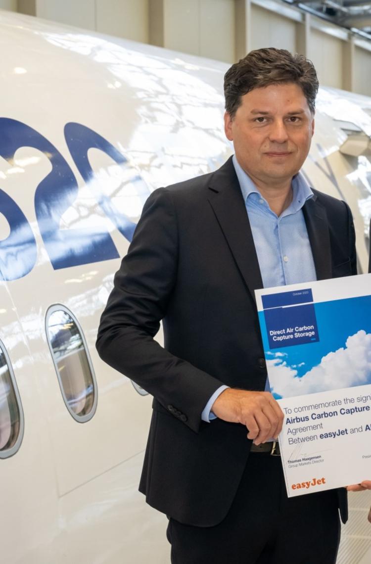 easyjet_airbus_daccs_contract_signature