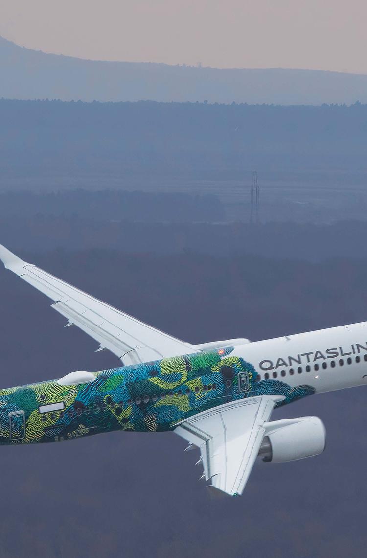 Qantas_FF_A220_Special_Livery