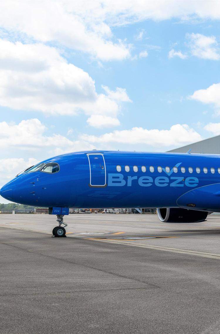 Breeze Airways A220 in Mobile - USA