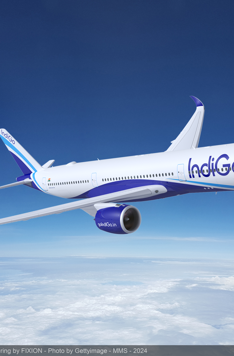 A350-900 flying