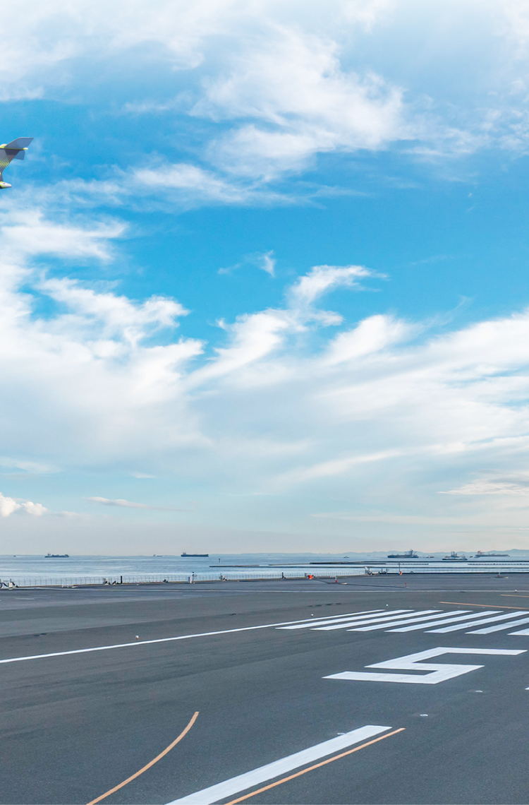 Hydrogen hub at airport ZEROe flying over Canada