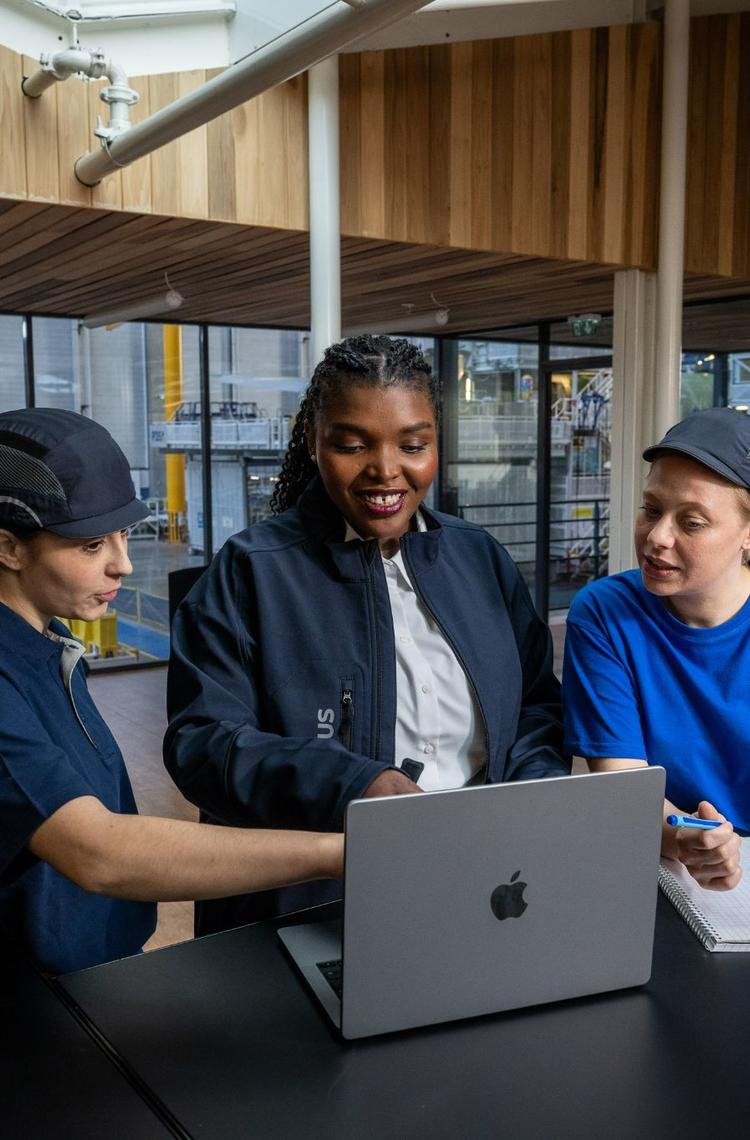 Women in motion - Airbus Careers