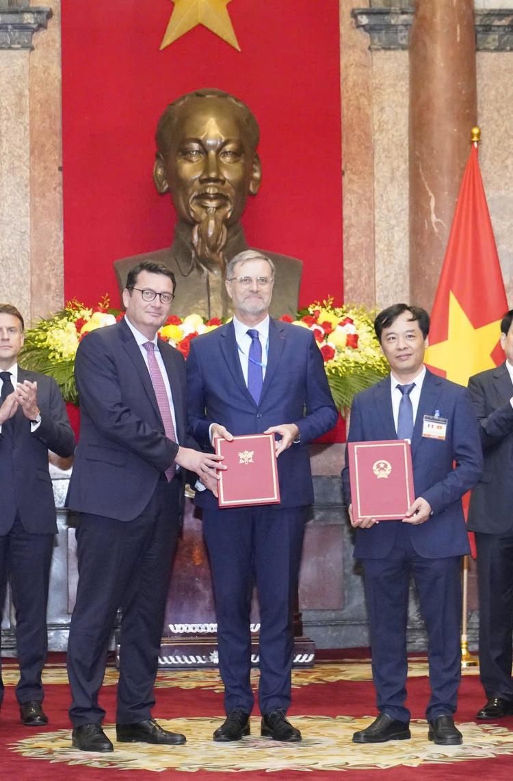 Airbus, CNES and VAST reaffirm commitment to strengthening Earth Observation capabilities in Vietnam