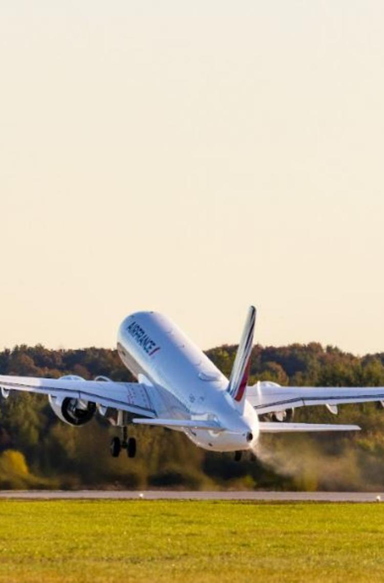 Airbus and Air France complete inaugural SAF A220 ferry flight