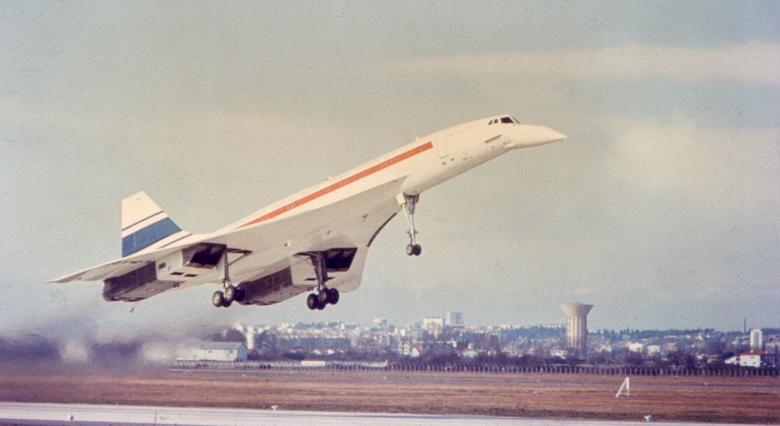 Concorde taking off from Toulouse