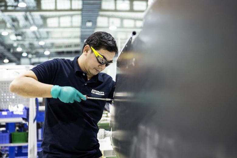 Airbus-technician-worker