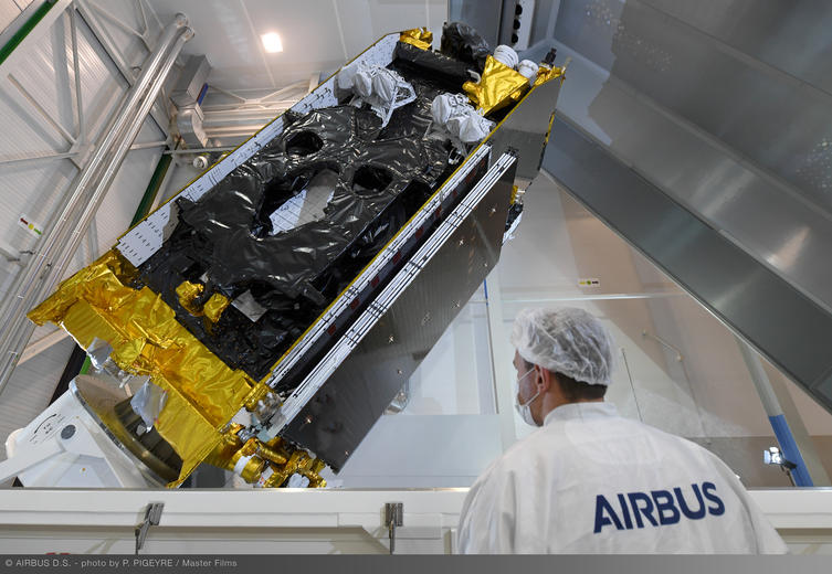 Inmarsat6F1-Packing-044-(C)Airbus.PIGEYRE