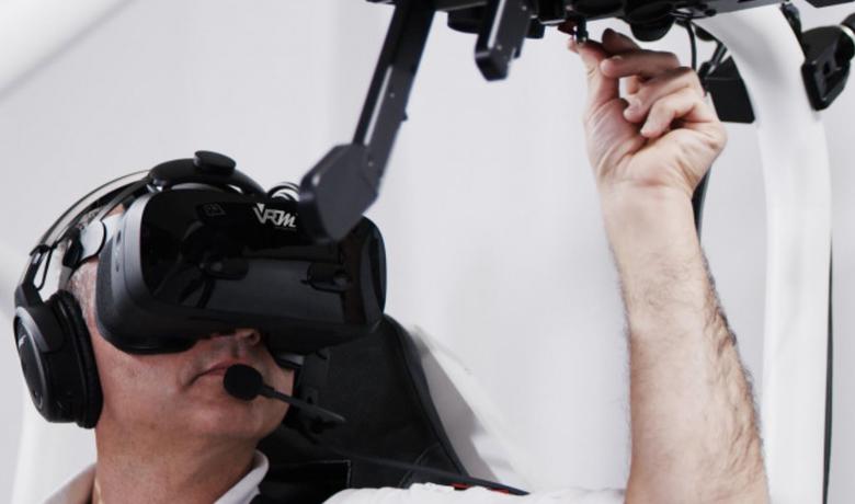 The H125 full-motion virtual reality simulator offers a very realistic rendering and representative pilot experience