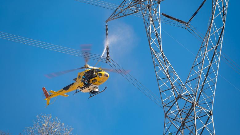 Operación Lavado de Aisladores 4.jpg
