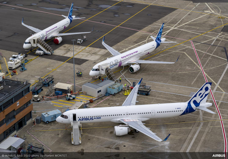 MSN11080 FT3 (in foreground) joins the A321XLR test fleet in Toulouse in October 2022