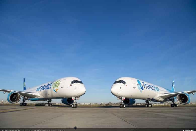 A350-1000 Air Caraibes & French bee together