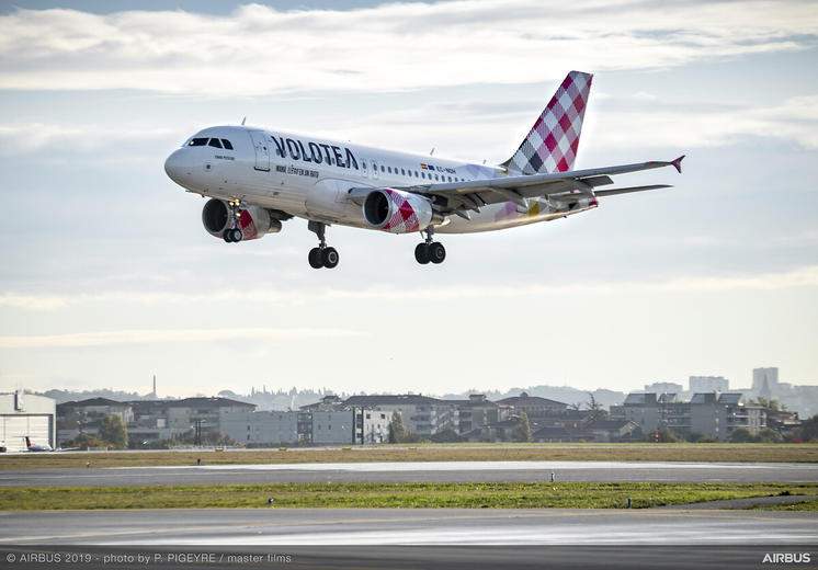 A319 Volotea MSN3403 first XFW Toulouse flight - Landing