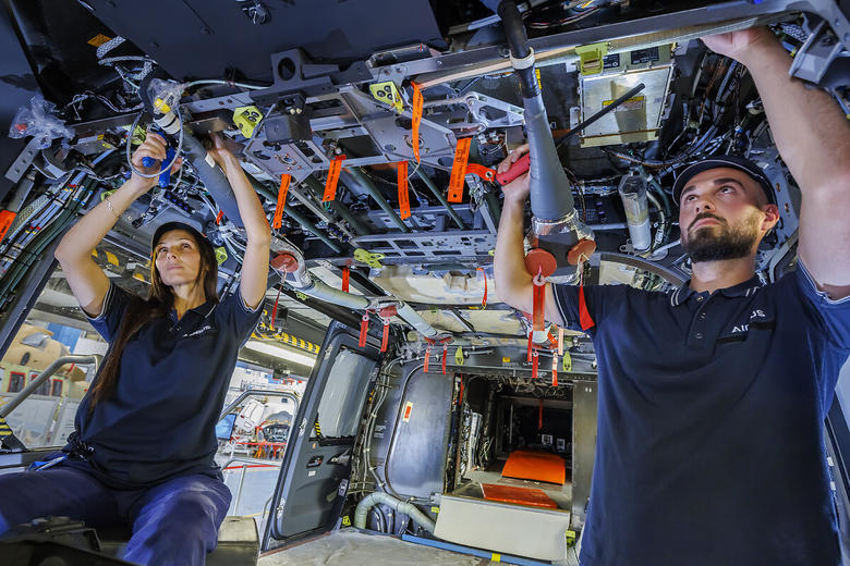 Ajusteur assembleur de structure d’aeronefs