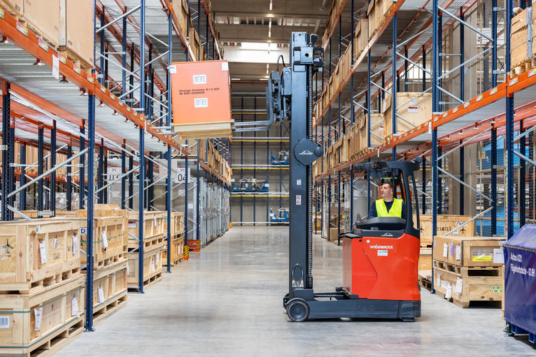 Airbus-Logistik-Forklift driver (Staplerfahrer)