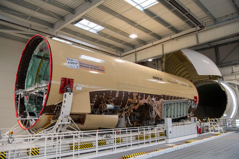 A350F section 15-21 out of Beluga central fuselage