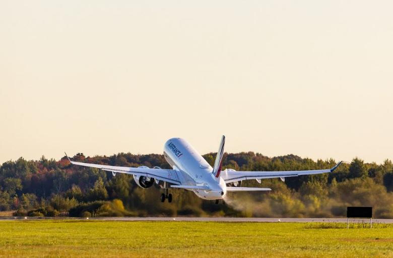 Airbus and Air France complete inaugural SAF A220 ferry flight
