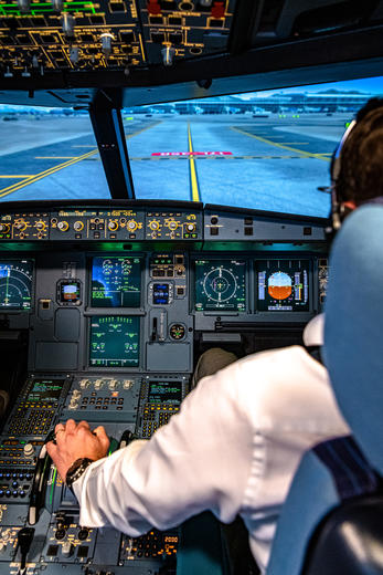 Pilot training on Airbus Full Flight Simulator